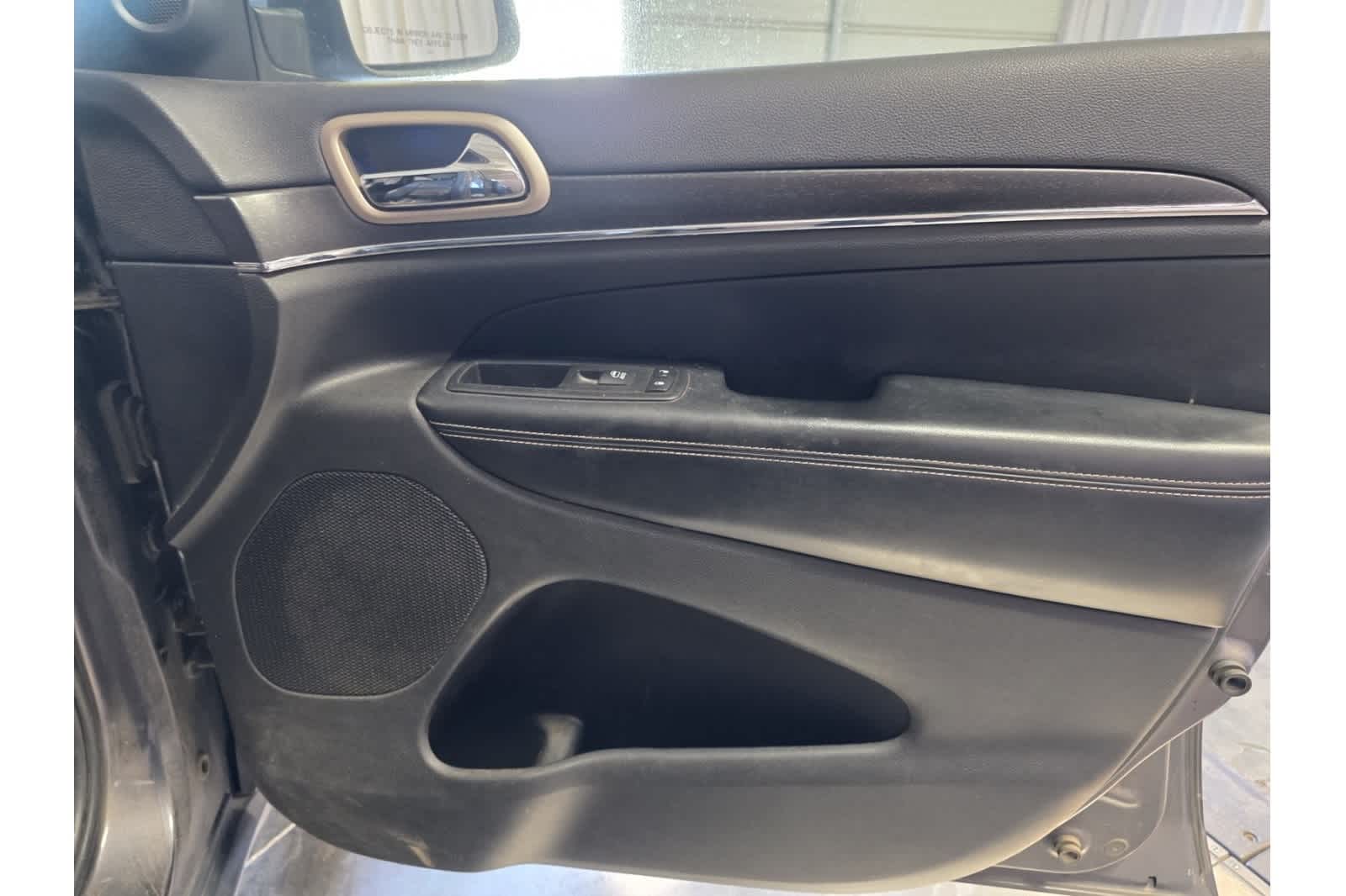 Thumbnail: 2017 Jeep Grand Cherokee - 13