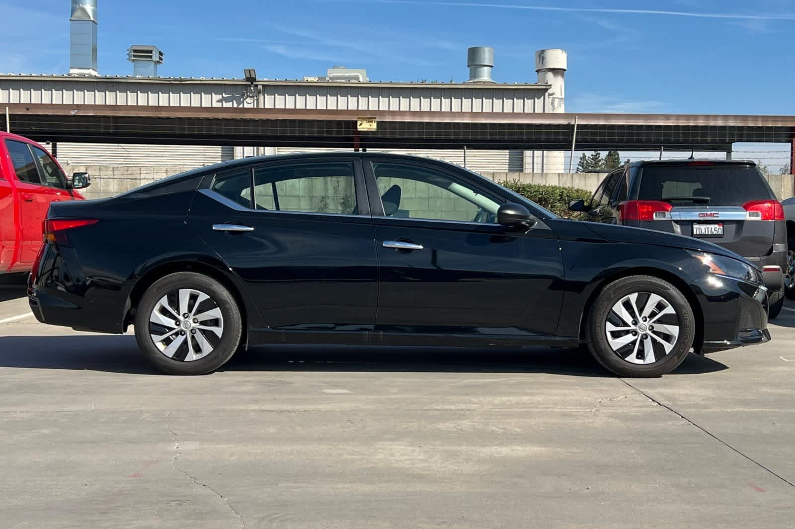 Thumbnail: 2025 Nissan Altima - 9