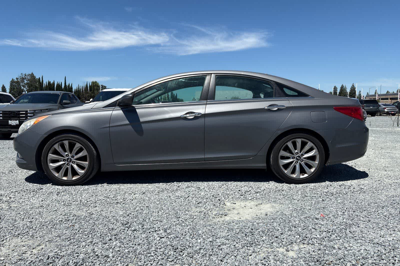 Thumbnail: 2013 Hyundai Sonata - 9