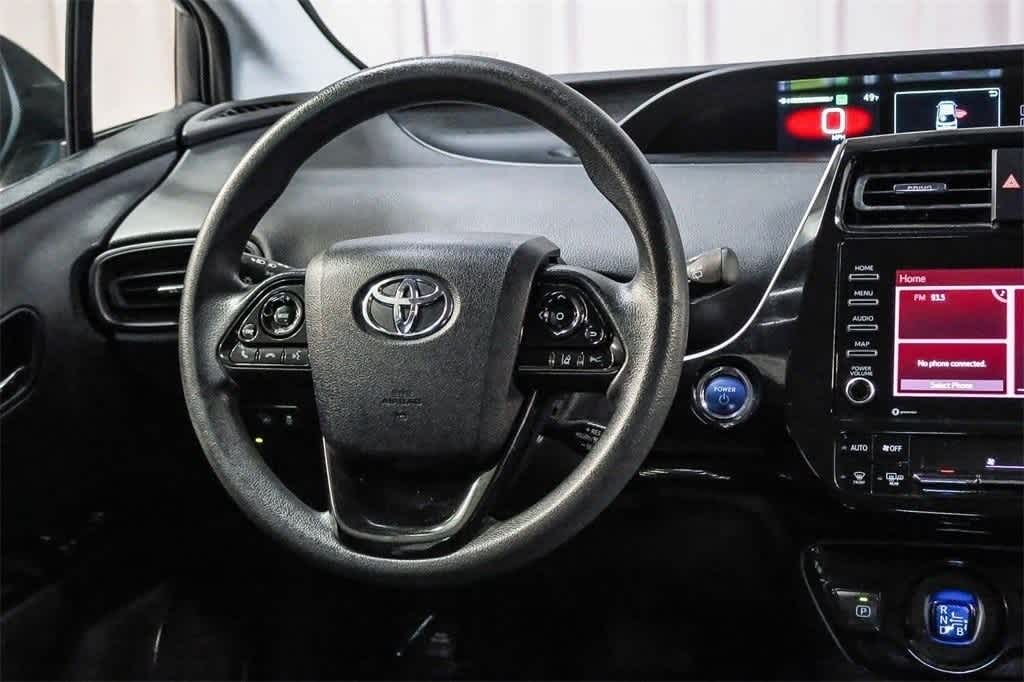2022 Toyota Prius L Eco 16