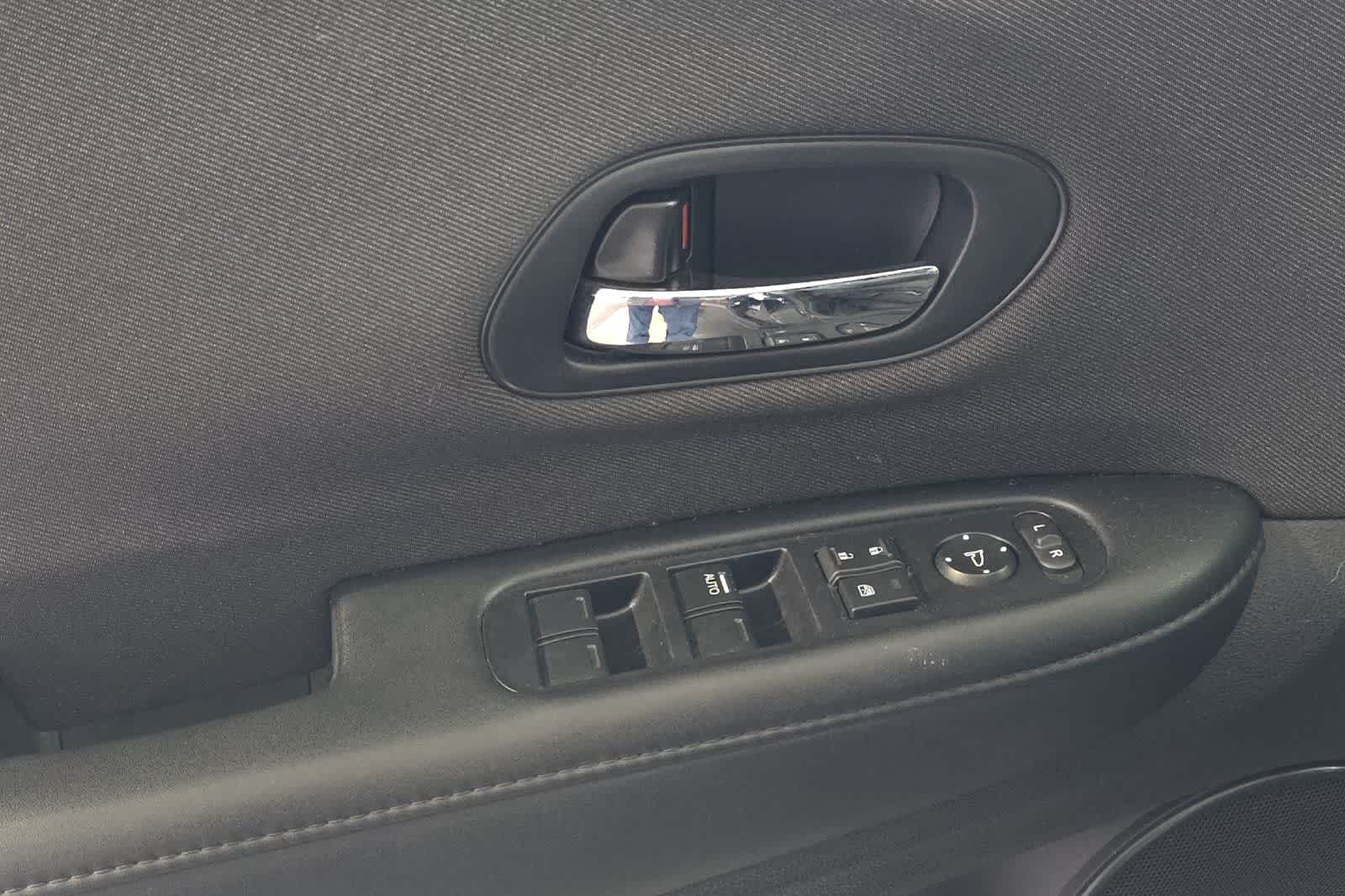 Thumbnail: 2020 Honda HR-V - 15