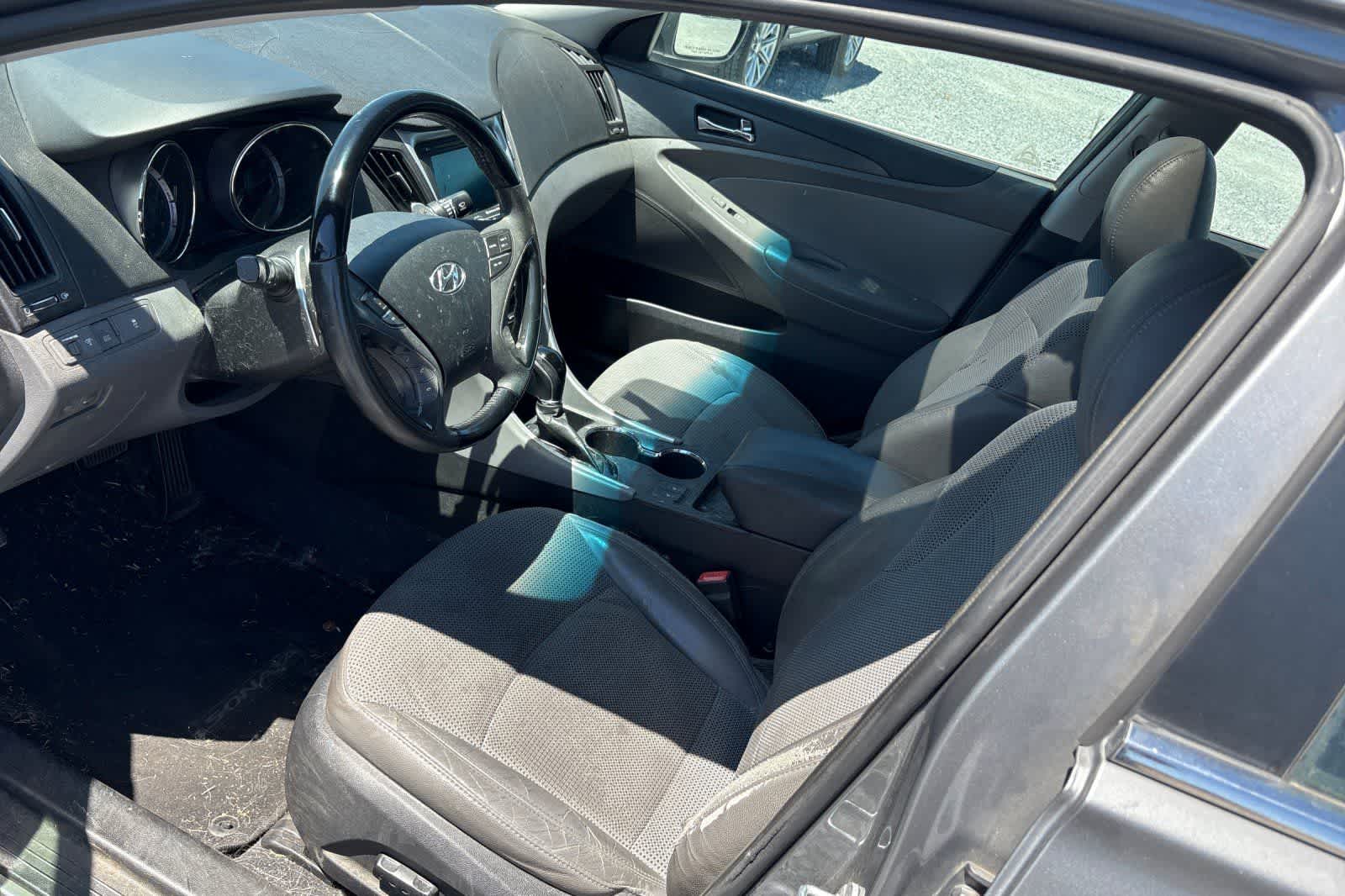 Thumbnail: 2013 Hyundai Sonata - 12