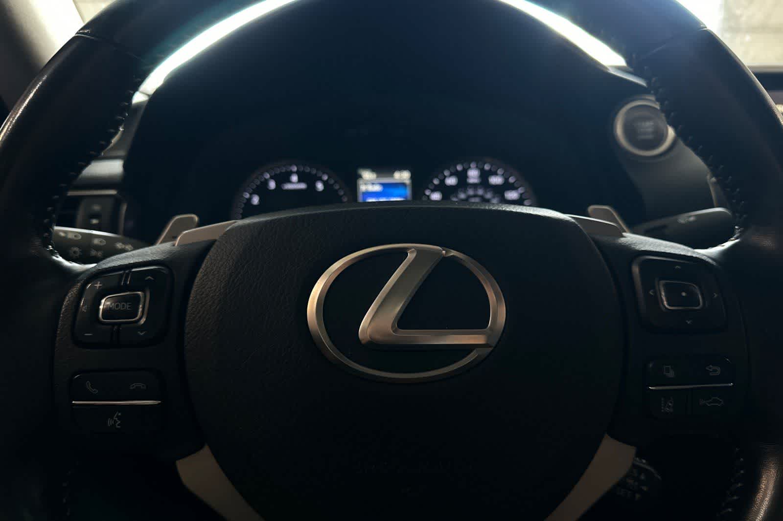 Thumbnail: 2020 Lexus IS - 24