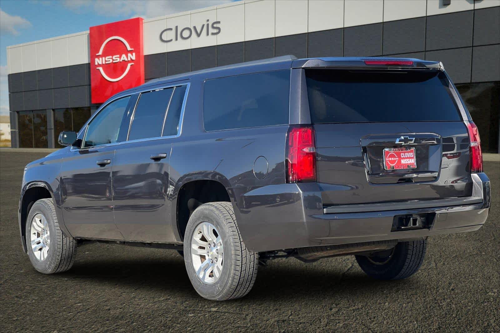 Thumbnail: 2017 Chevrolet Suburban - 7