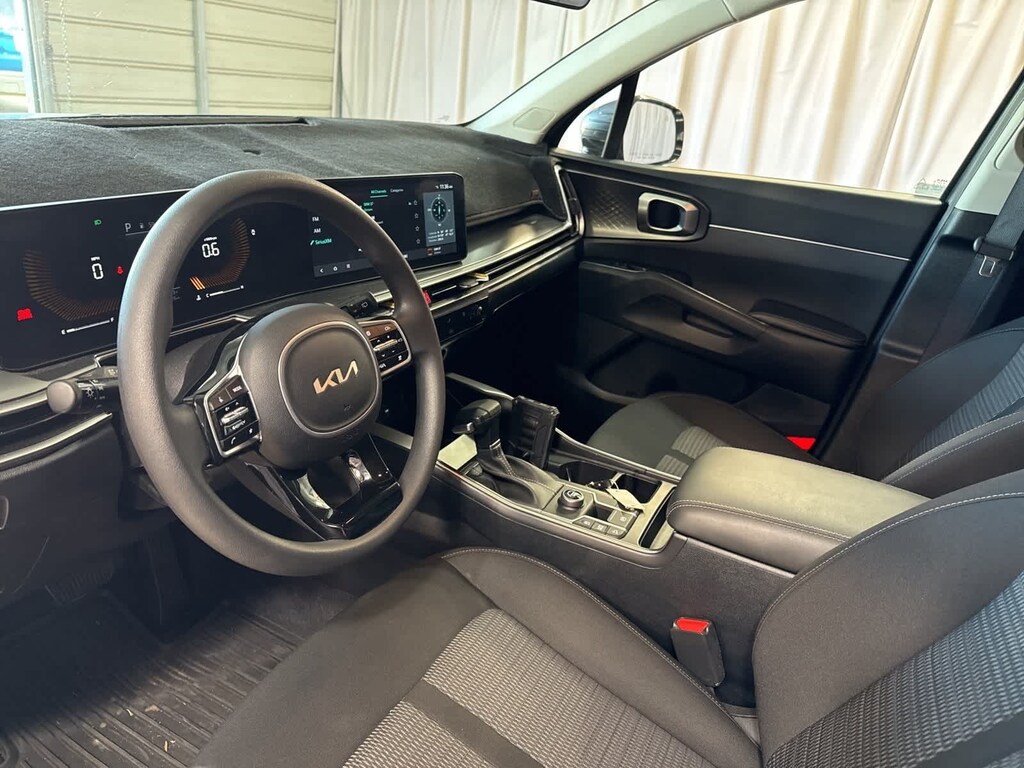 Used 2024 Kia Sorento LX SUV