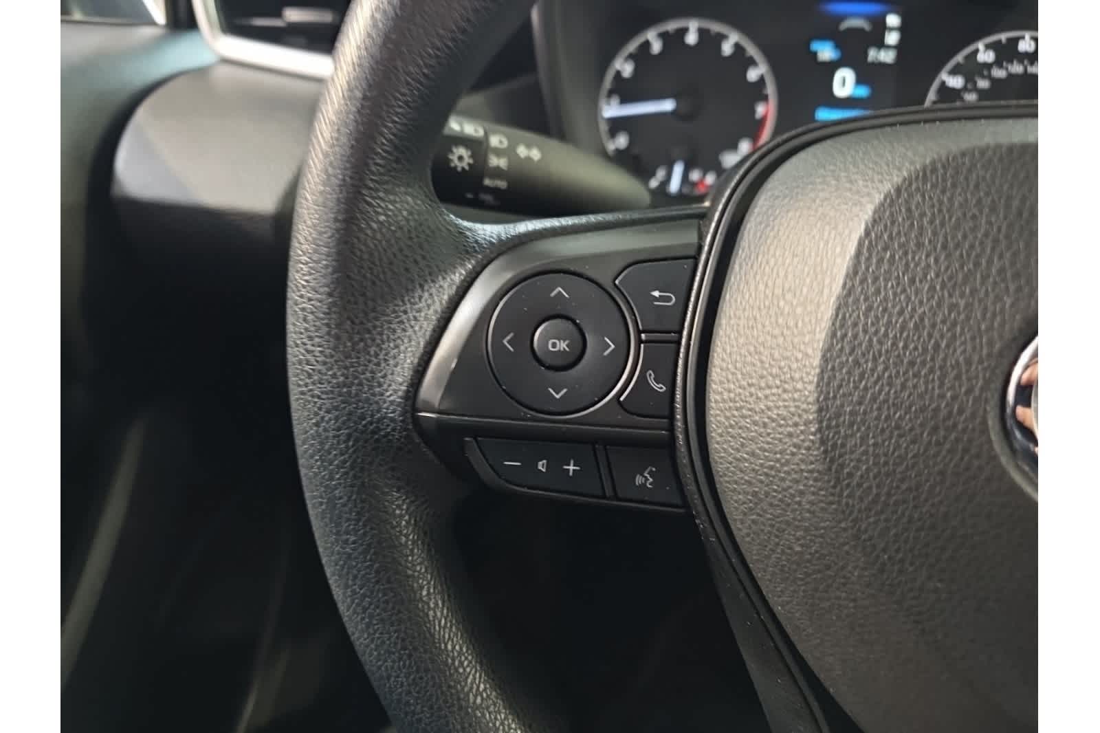 Thumbnail: 2023 Toyota Corolla - 26