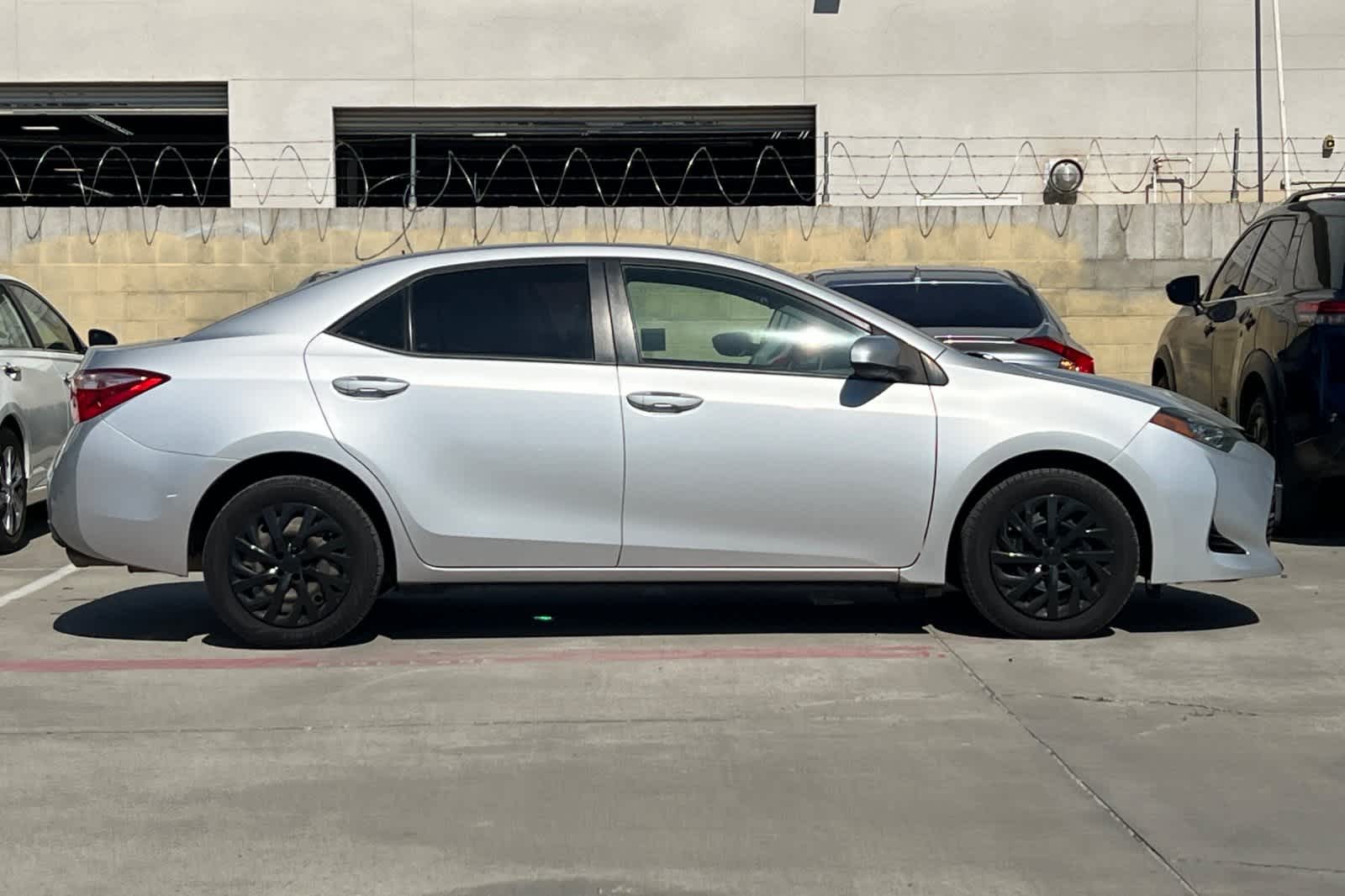 Thumbnail: 2017 Toyota Corolla - 9