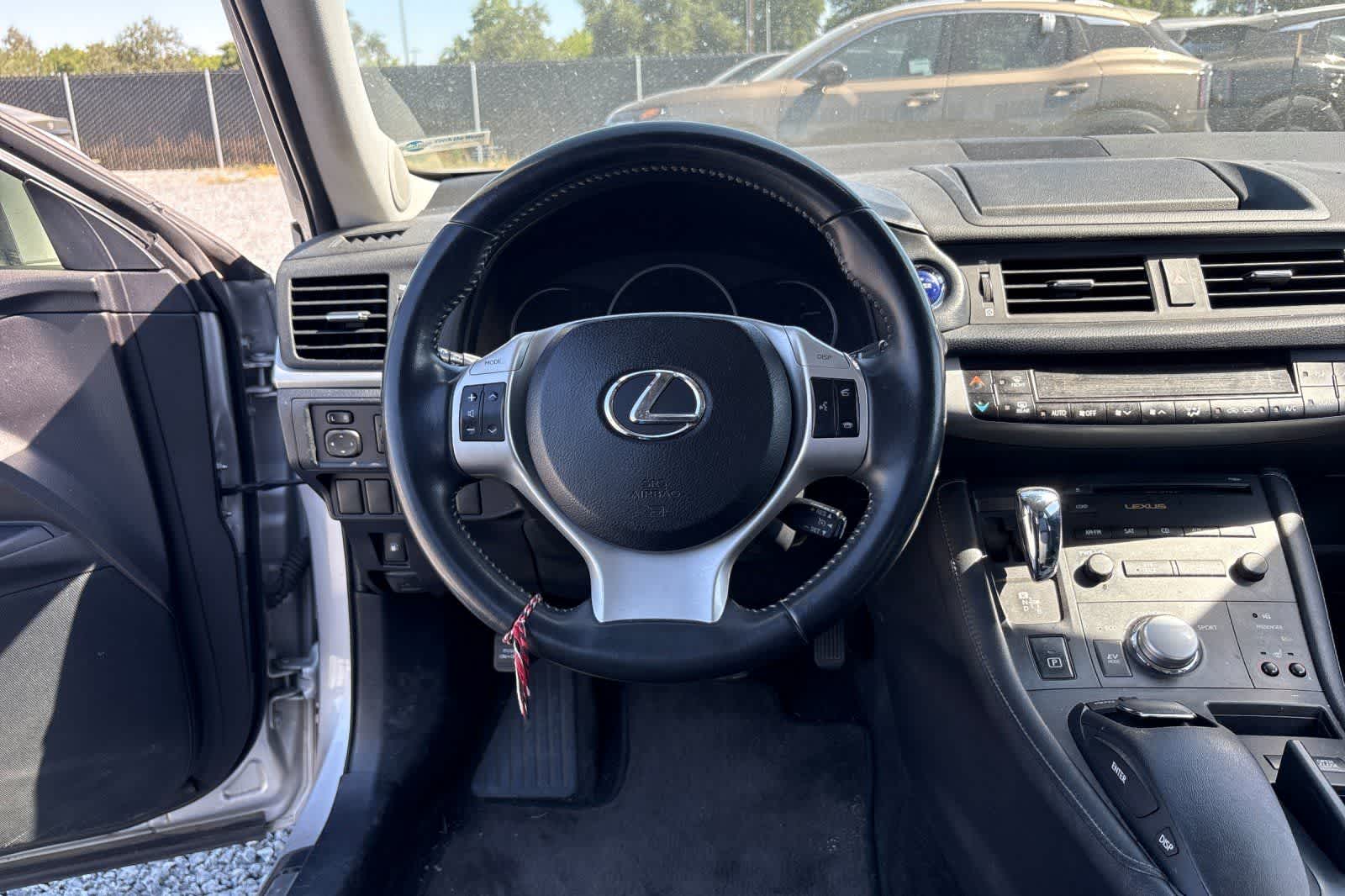 Thumbnail: 2012 Lexus CT - 16