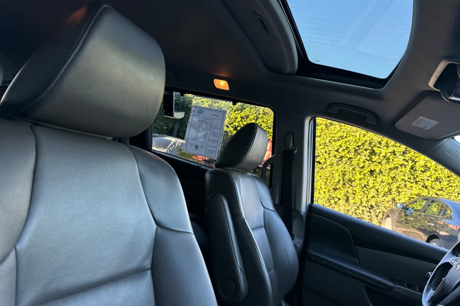 Thumbnail: 2015 Honda Odyssey - 20