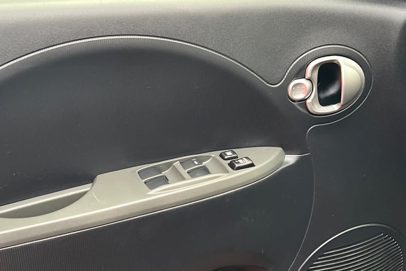 Thumbnail: 2016 Mitsubishi i-MiEV - 13