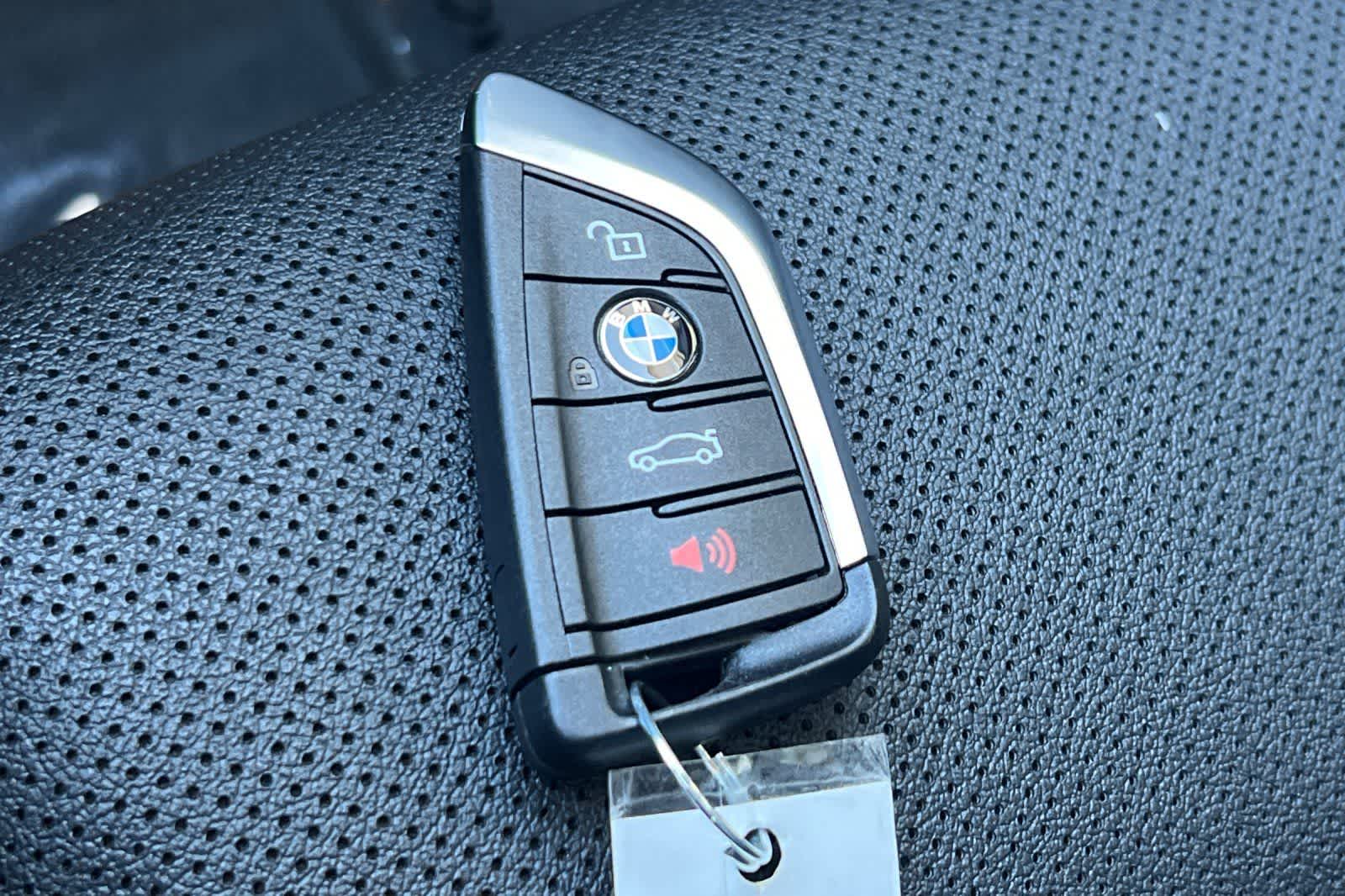 Thumbnail: 2023 BMW 5 Series - 26