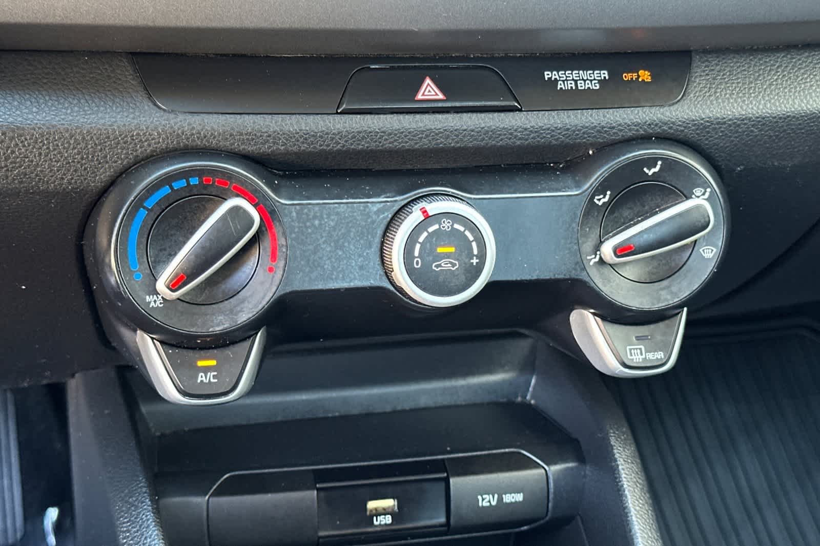 Thumbnail: 2021 Kia Rio - 22