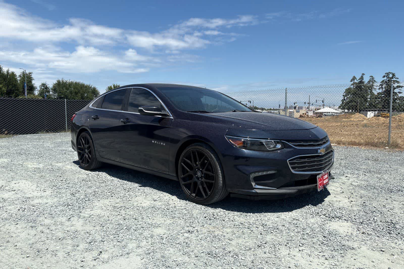 Thumbnail: 2016 Chevrolet Malibu - 10