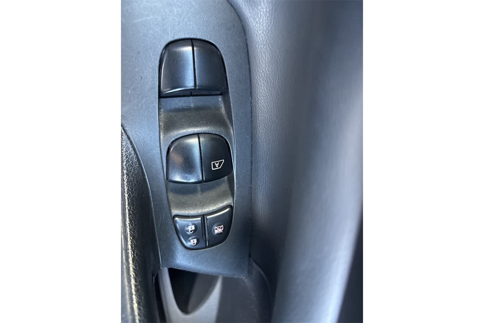 Thumbnail: 2017 Nissan Altima - 13