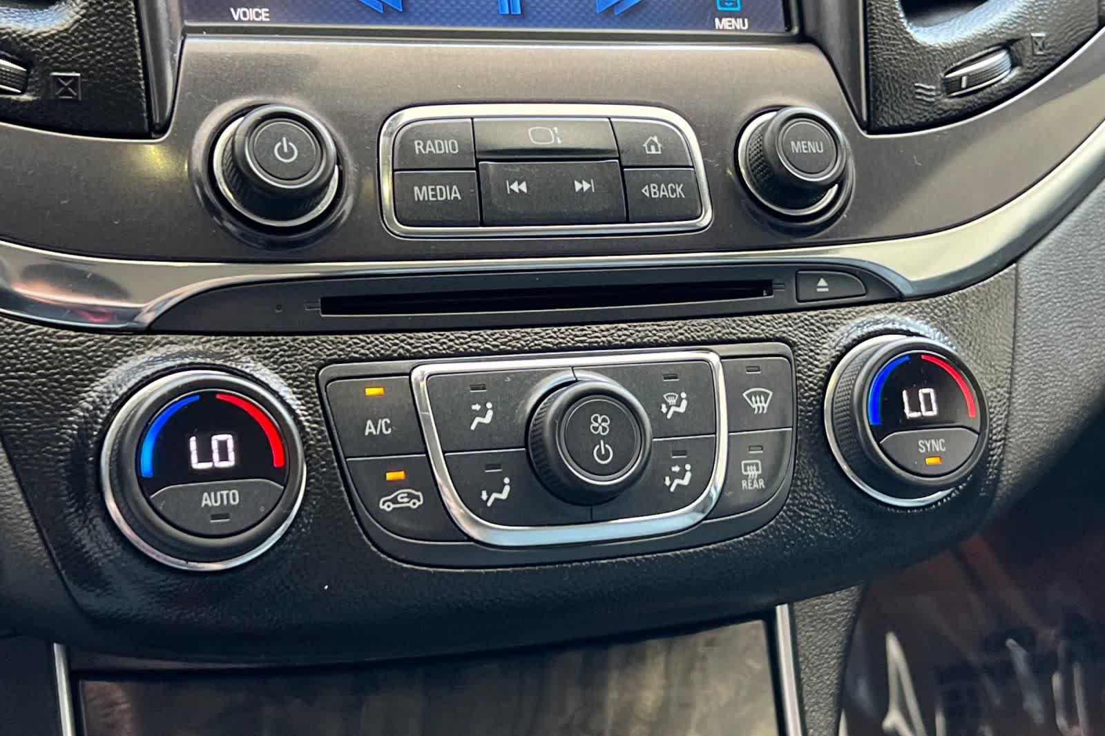 Thumbnail: 2014 Chevrolet Impala - 23