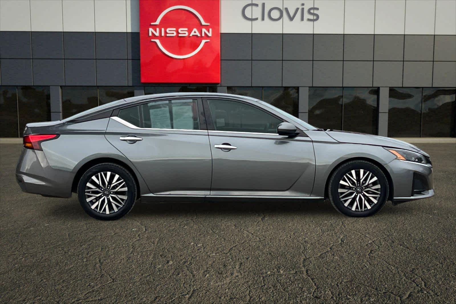 Thumbnail: 2023 Nissan Altima - 9