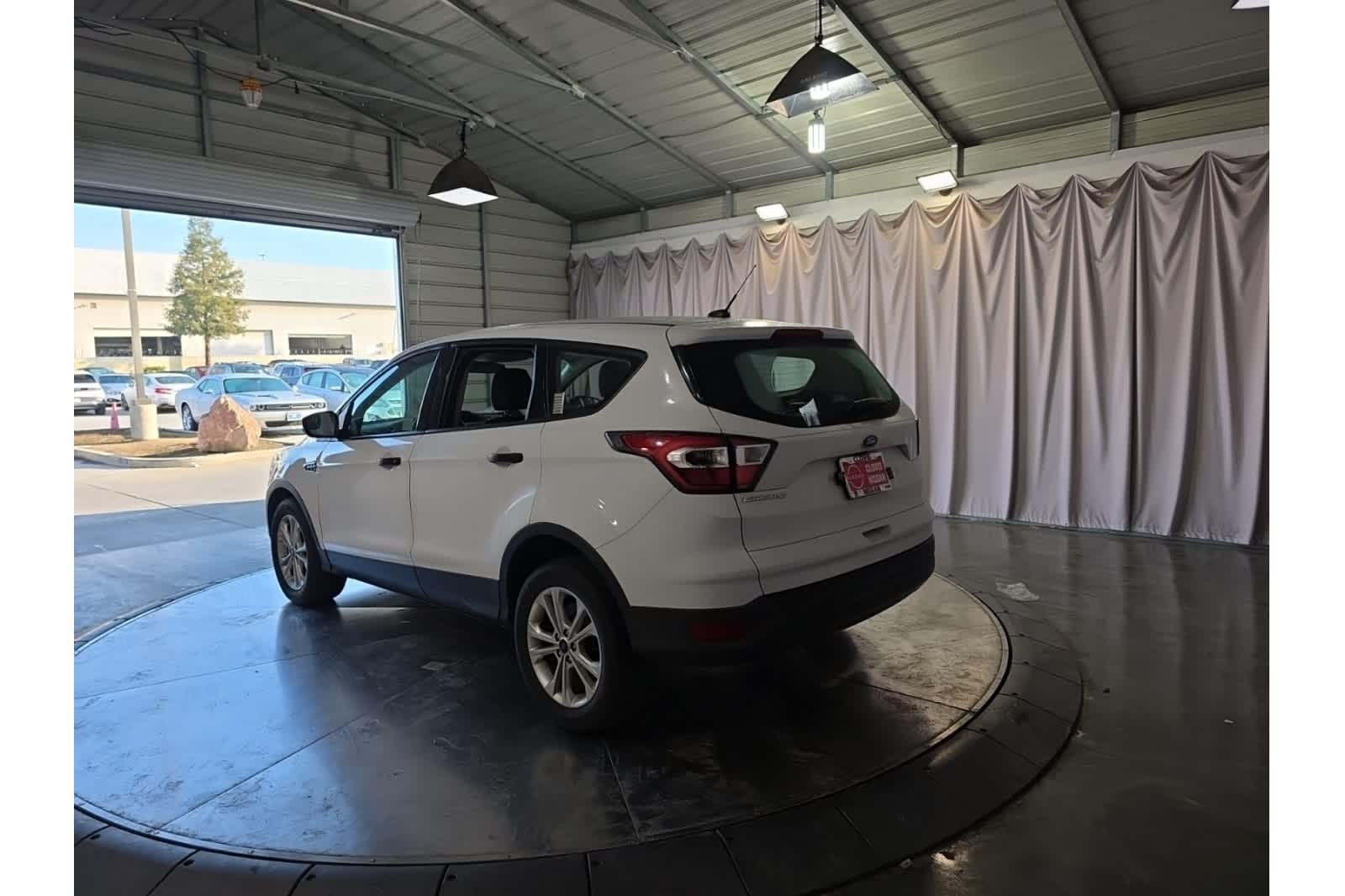 Thumbnail: 2017 Ford Escape - 8