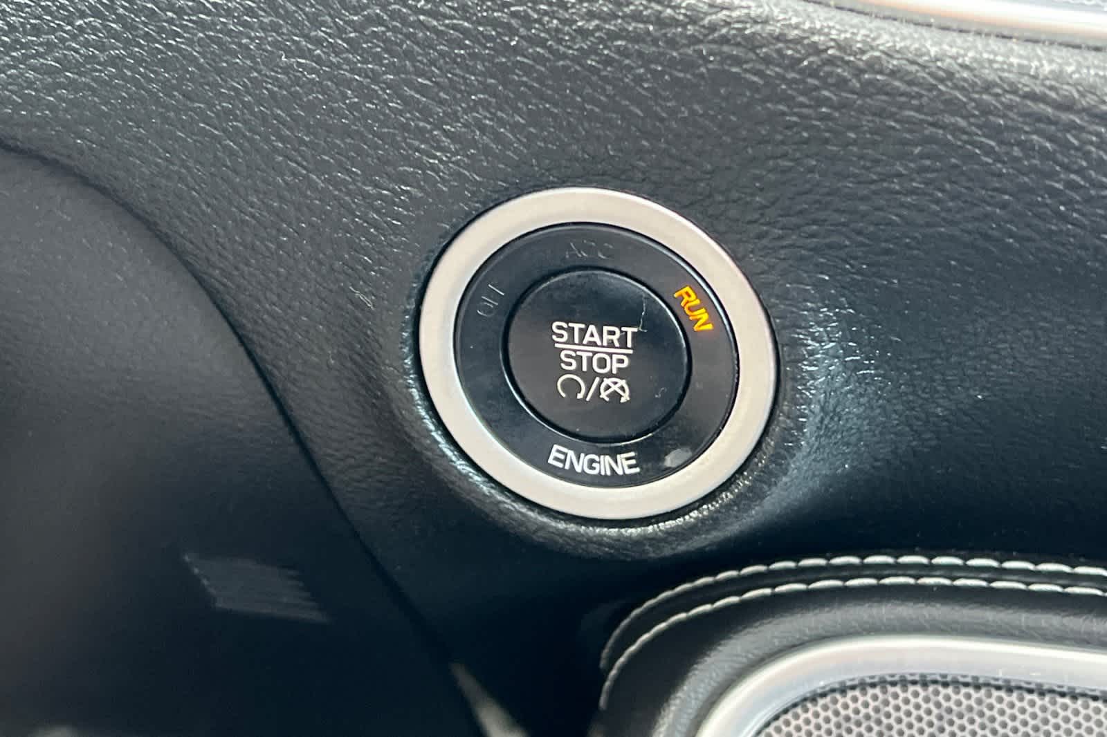 Thumbnail: 2016 Dodge Challenger - 29