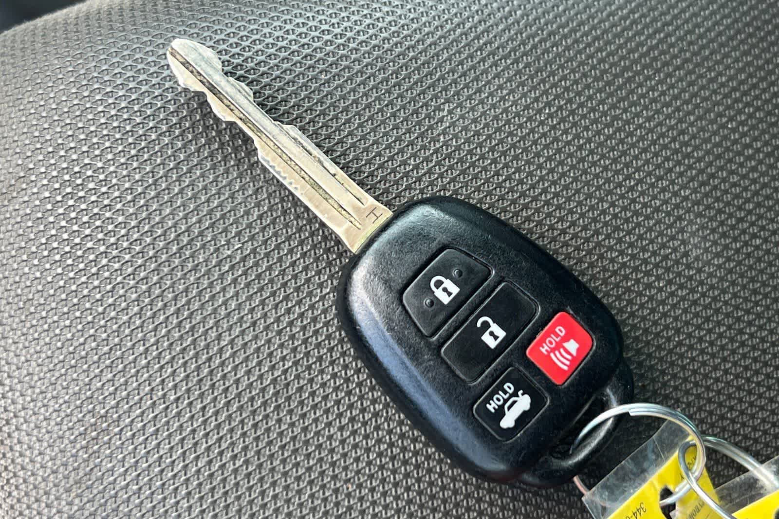 Thumbnail: 2017 Toyota Corolla - 26