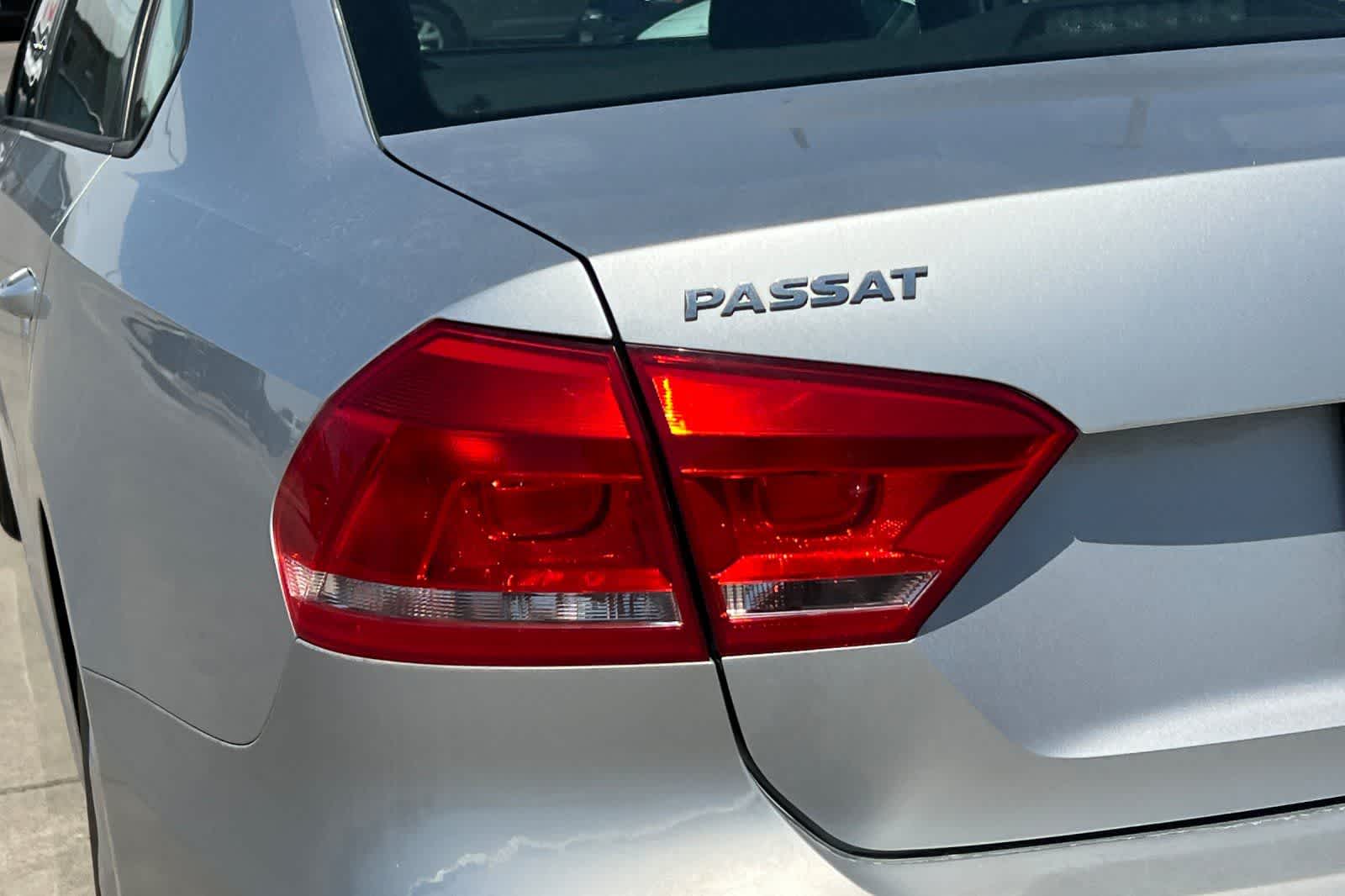 Thumbnail: 2012 Volkswagen Passat - 13