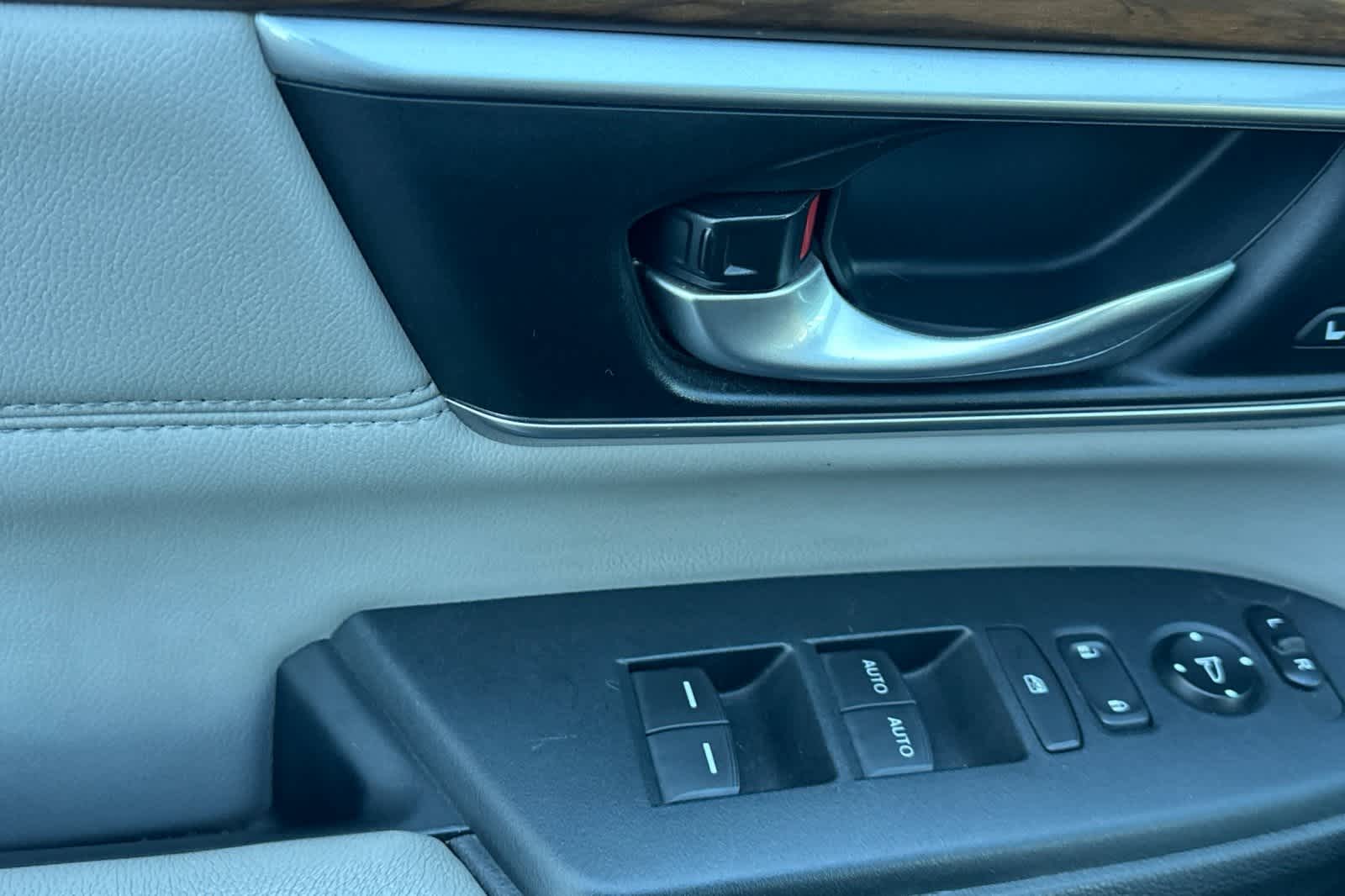 Thumbnail: 2017 Honda CR-V - 13