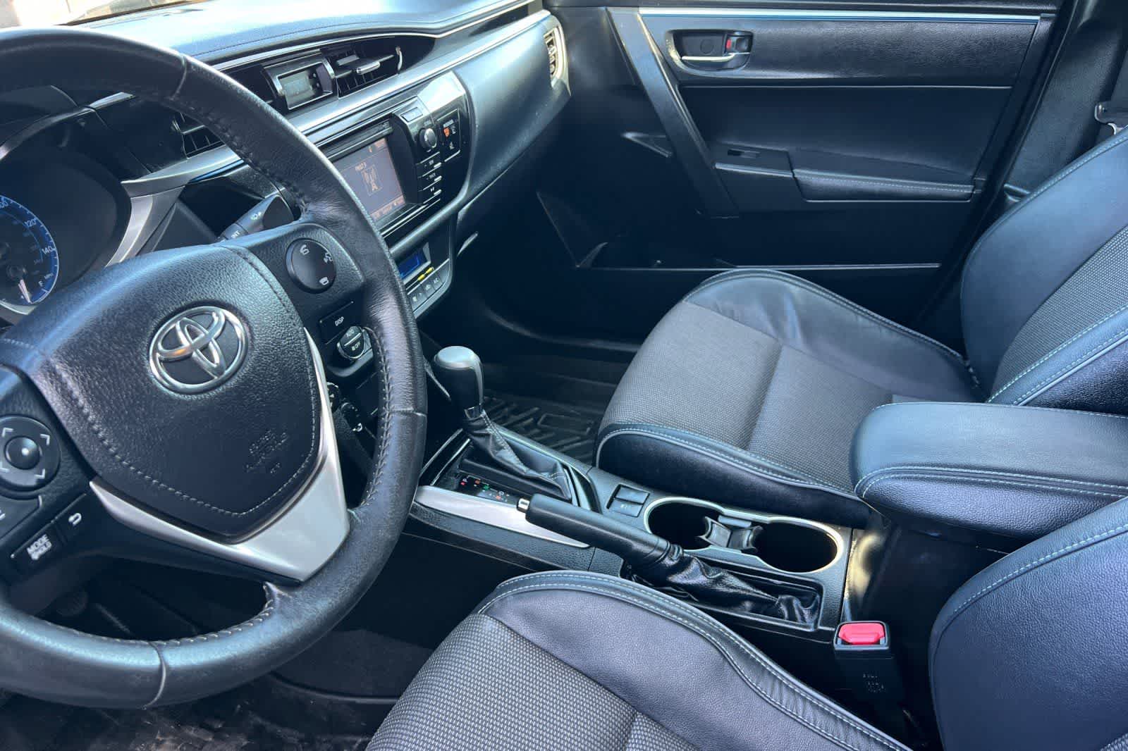 Thumbnail: 2015 Toyota Corolla - 12
