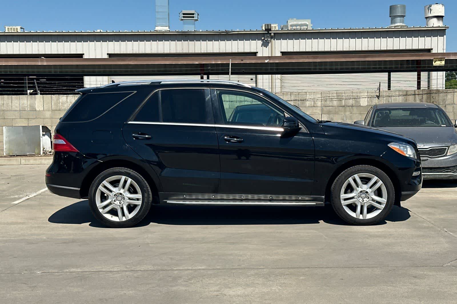 Thumbnail: 2015 Mercedes-Benz M-Class - 9