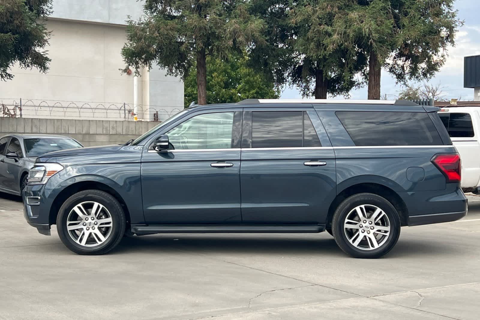 Thumbnail: 2023 Ford Expedition MAX - 6