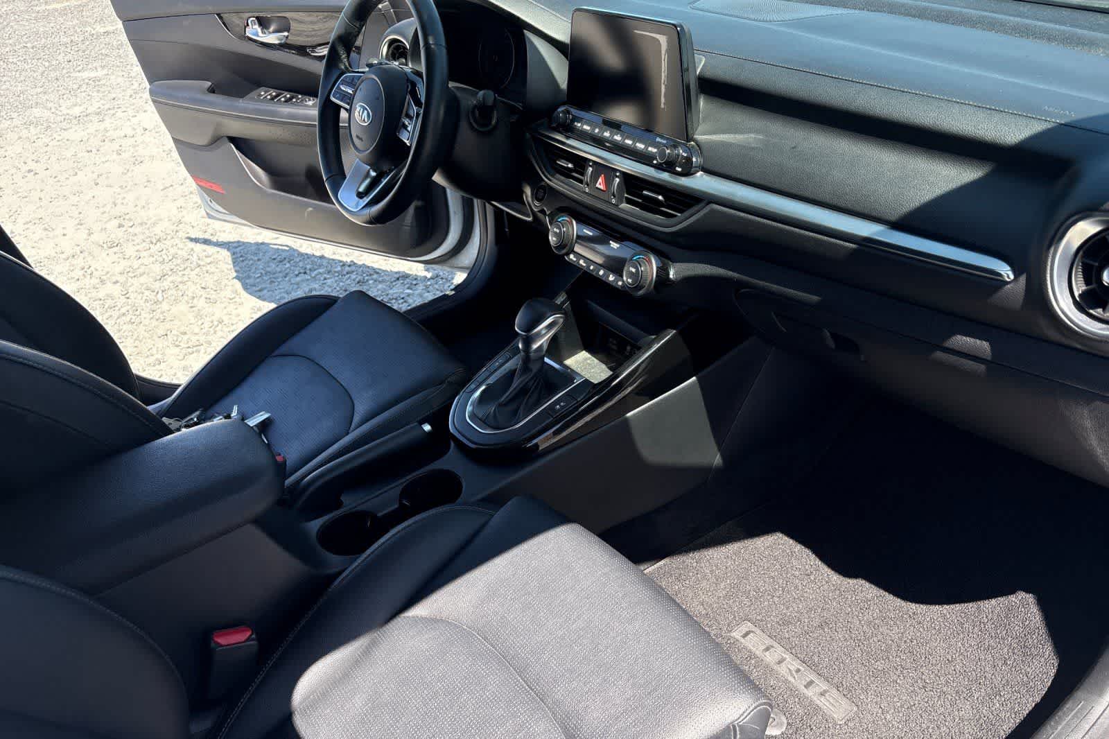 Thumbnail: 2019 Kia Forte - 17
