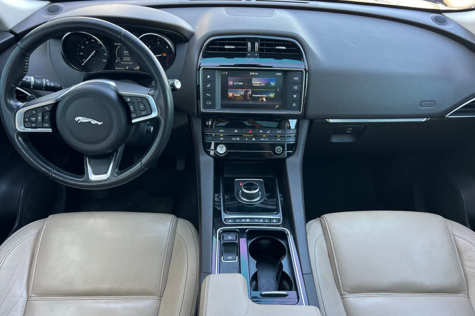 Thumbnail: 2018 Jaguar F-Pace - 4