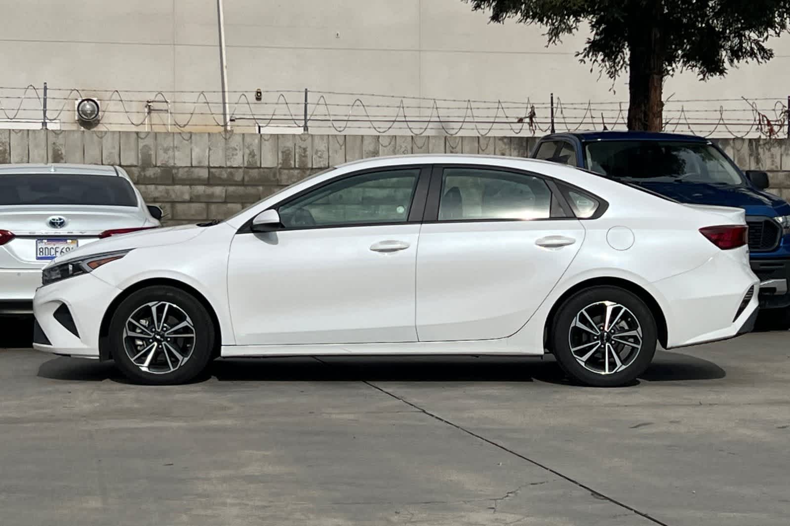 Thumbnail: 2024 Kia Forte - 9