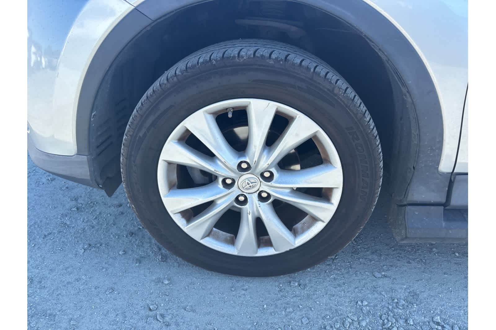 Thumbnail: 2015 Toyota RAV4 - 24