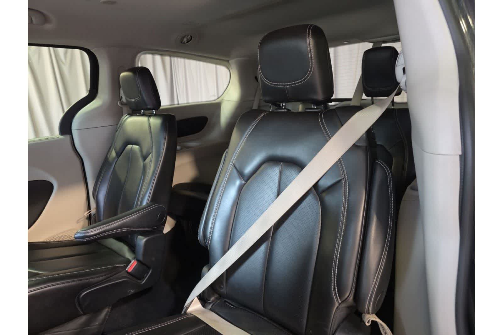 Thumbnail: 2023 Chrysler Pacifica - 15