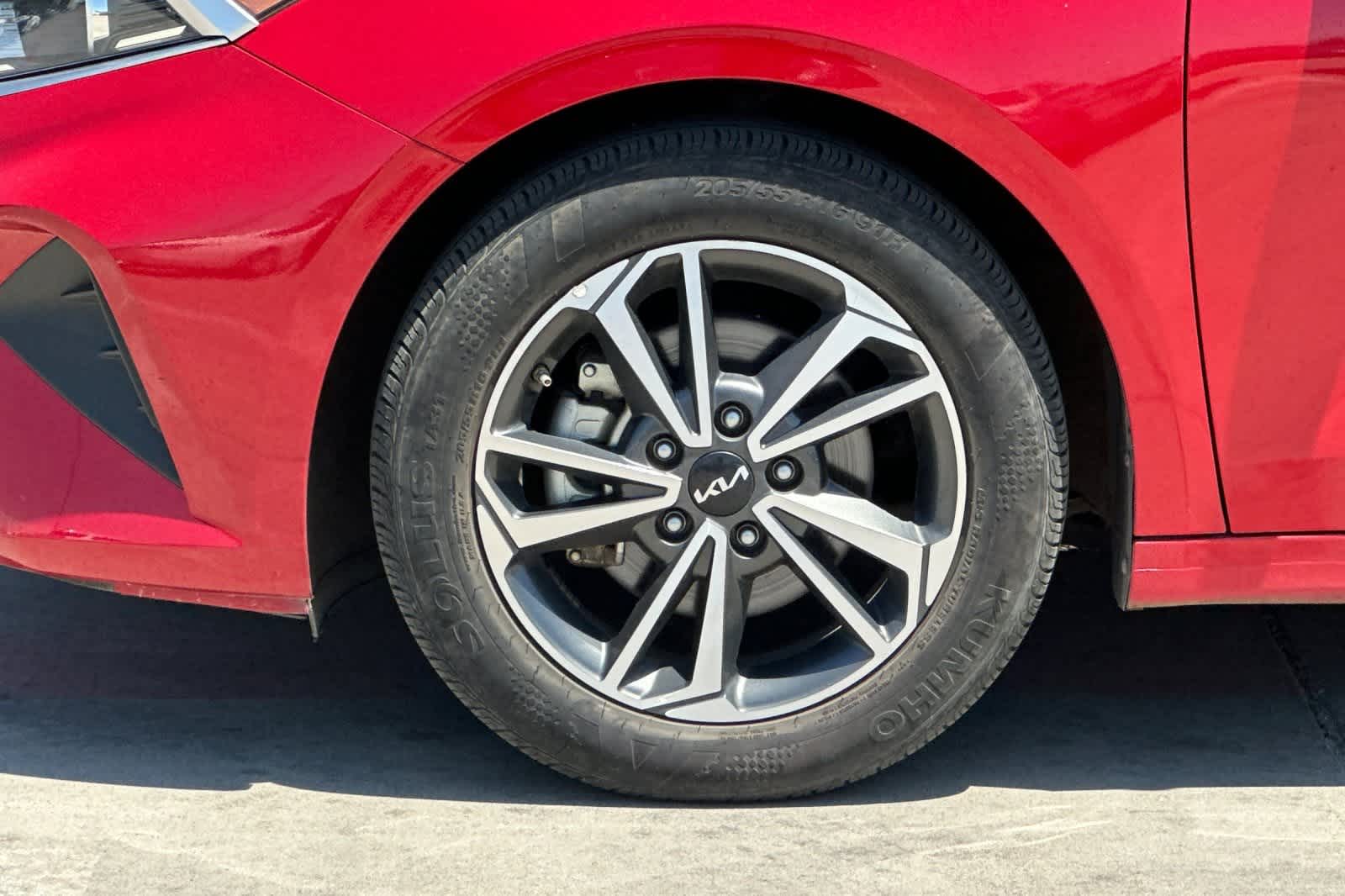 Thumbnail: 2023 Kia Forte - 12