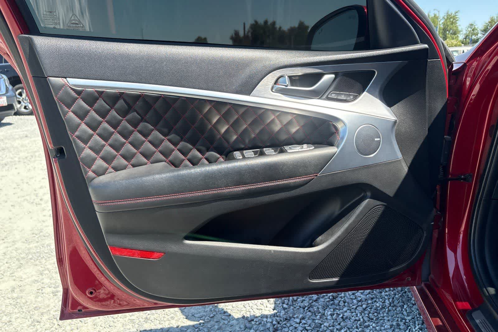 Thumbnail: 2019 Genesis G70 - 15