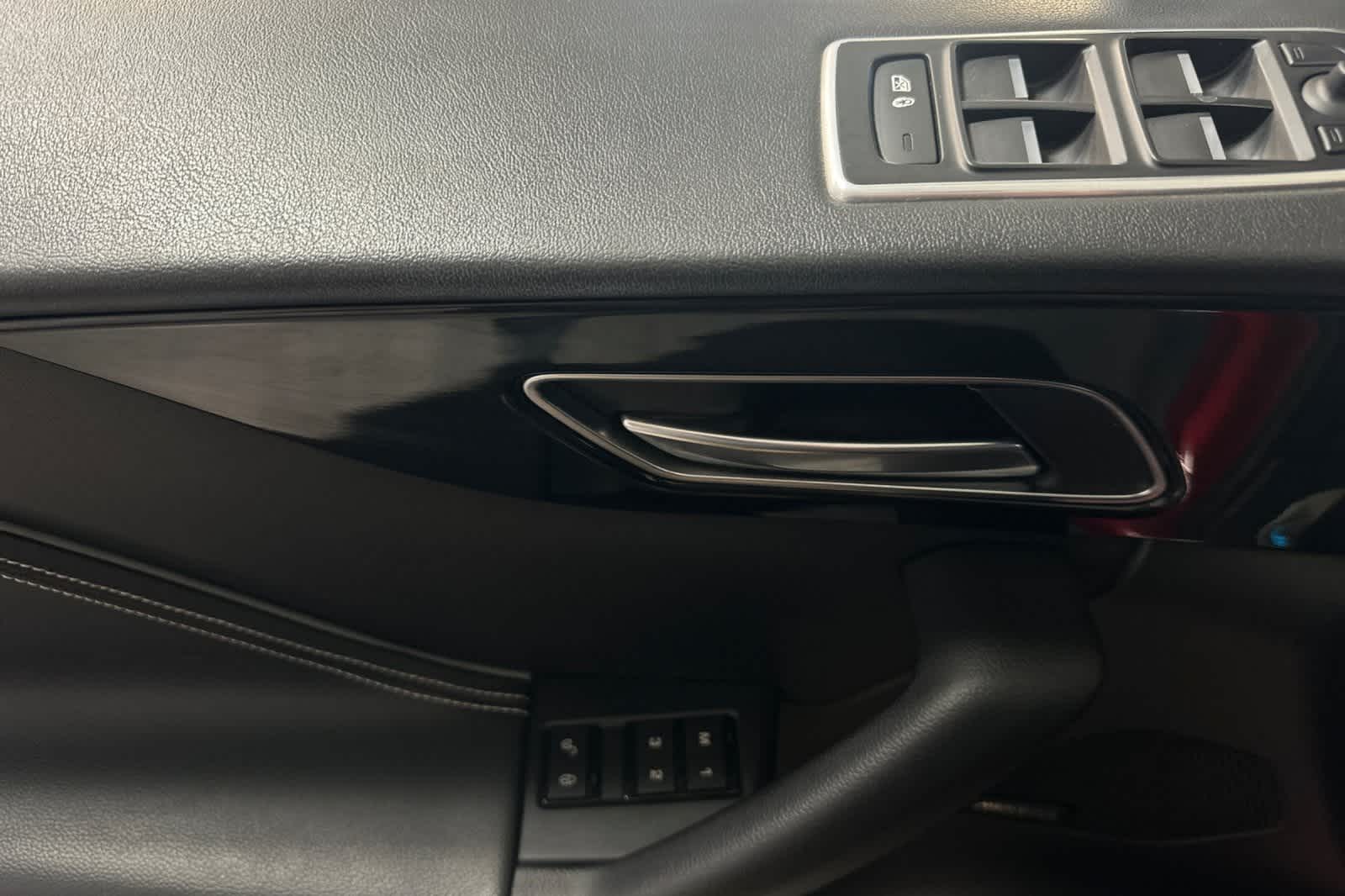 Thumbnail: 2019 Jaguar F-Pace - 15