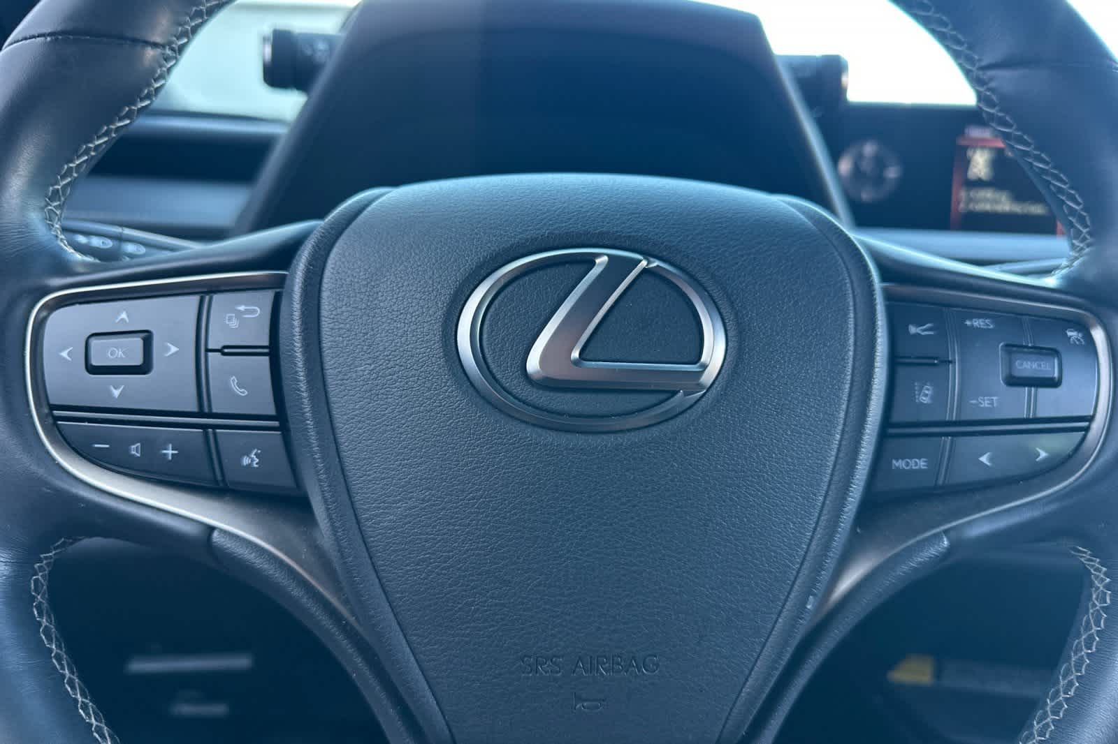 Thumbnail: 2021 Lexus UX - 26