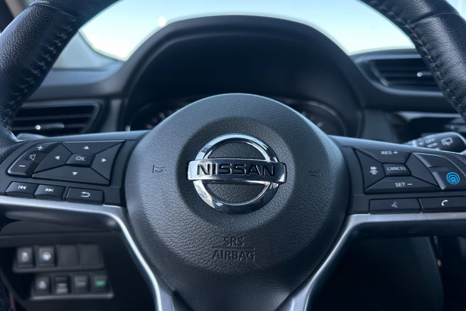 Thumbnail: 2022 Nissan Rogue Sport - 25