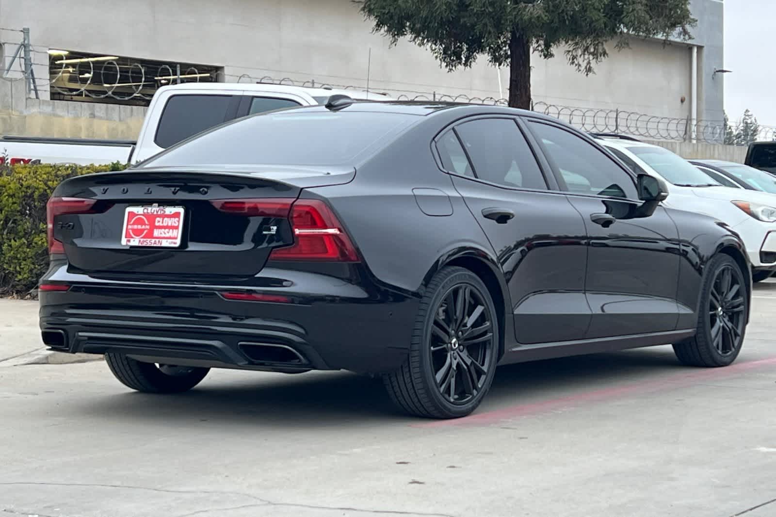 Thumbnail: 2022 Volvo S60 - 3