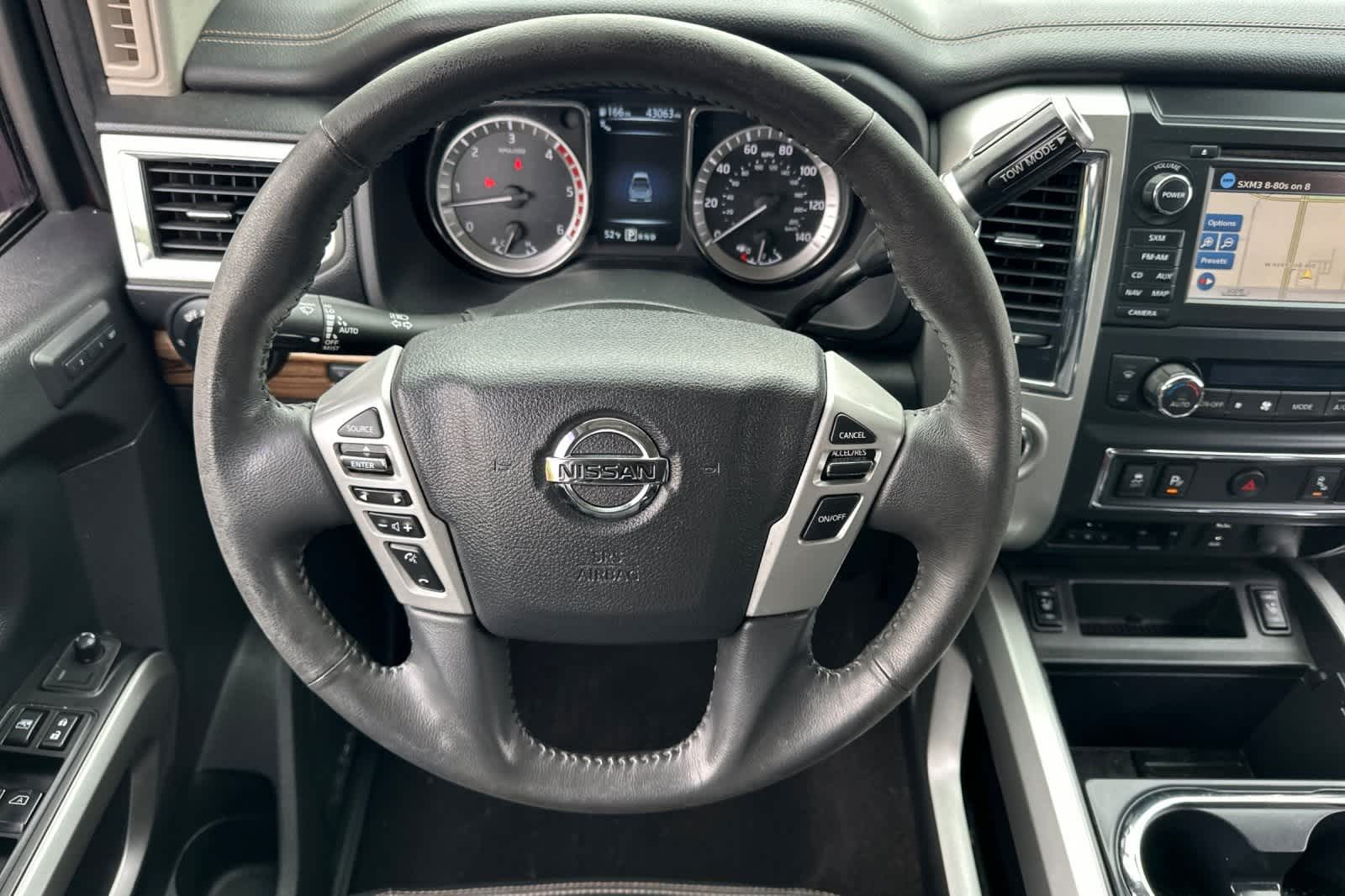 2017 Nissan Titan SL 17