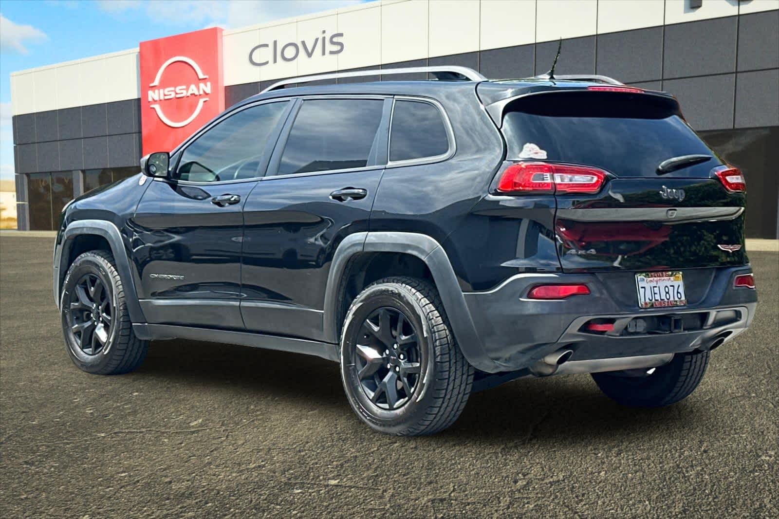 Thumbnail: 2015 Jeep Cherokee - 7