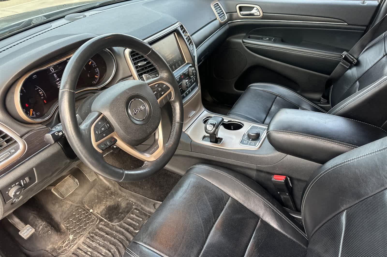 Thumbnail: 2015 Jeep Grand Cherokee - 12