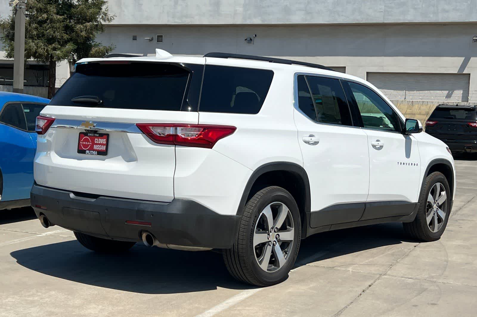 Thumbnail: 2020 Chevrolet Traverse - 3