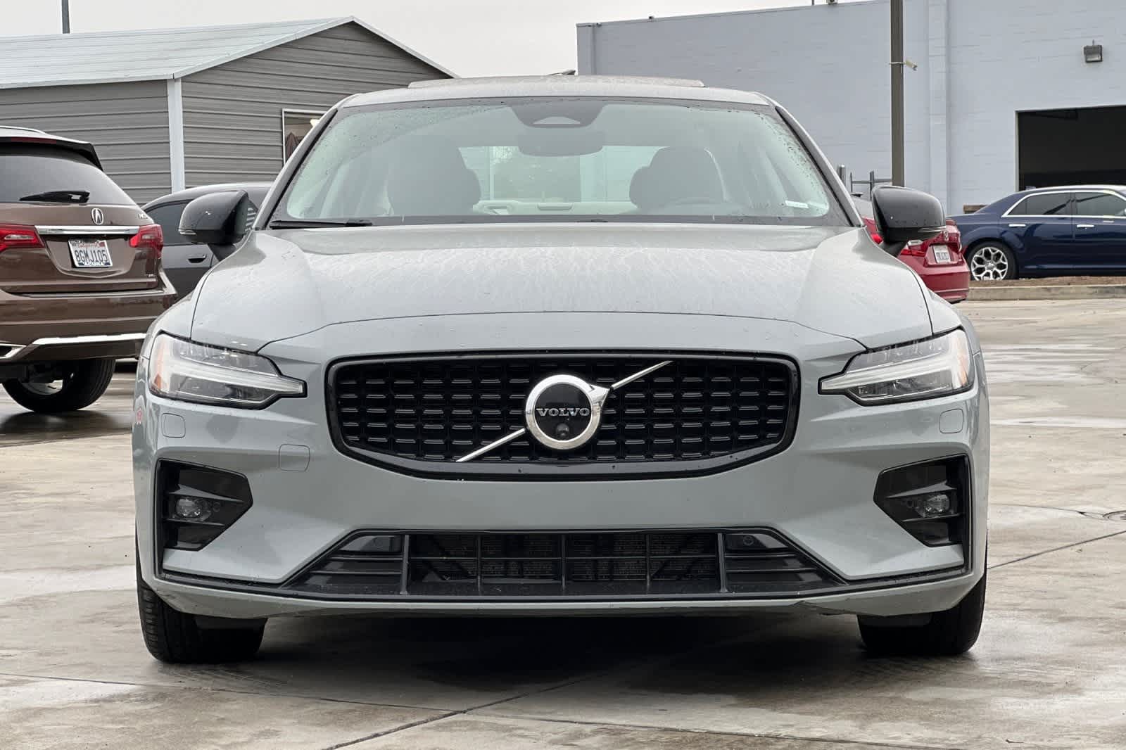 Thumbnail: 2024 Volvo S60 - 11