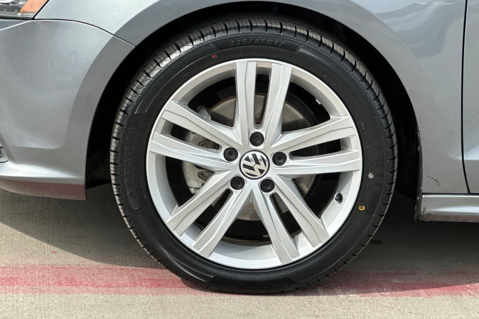 Thumbnail: 2016 Volkswagen Jetta - 34