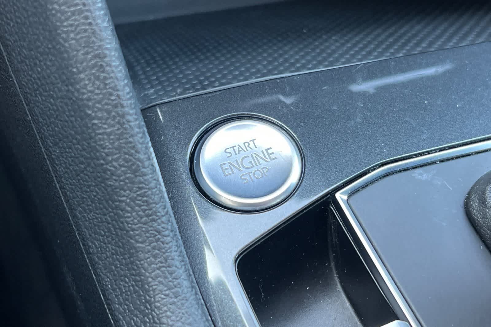 Thumbnail: 2019 Volkswagen Tiguan - 25