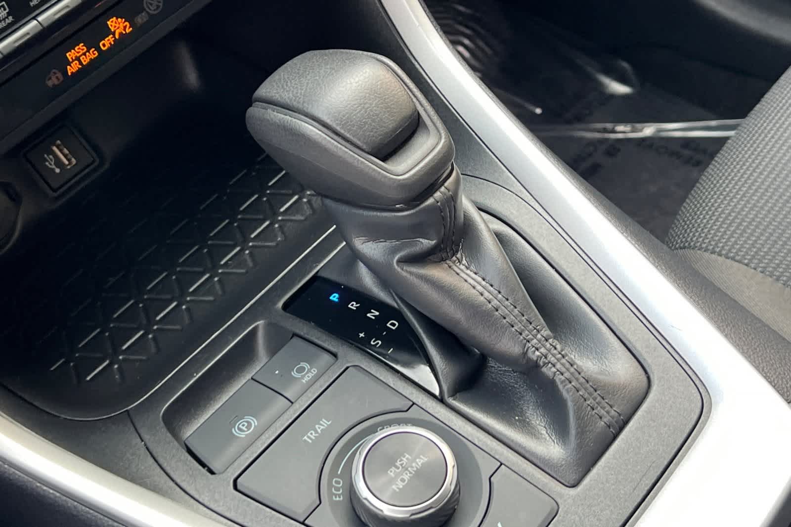 Thumbnail: 2025 Toyota RAV4 - 26