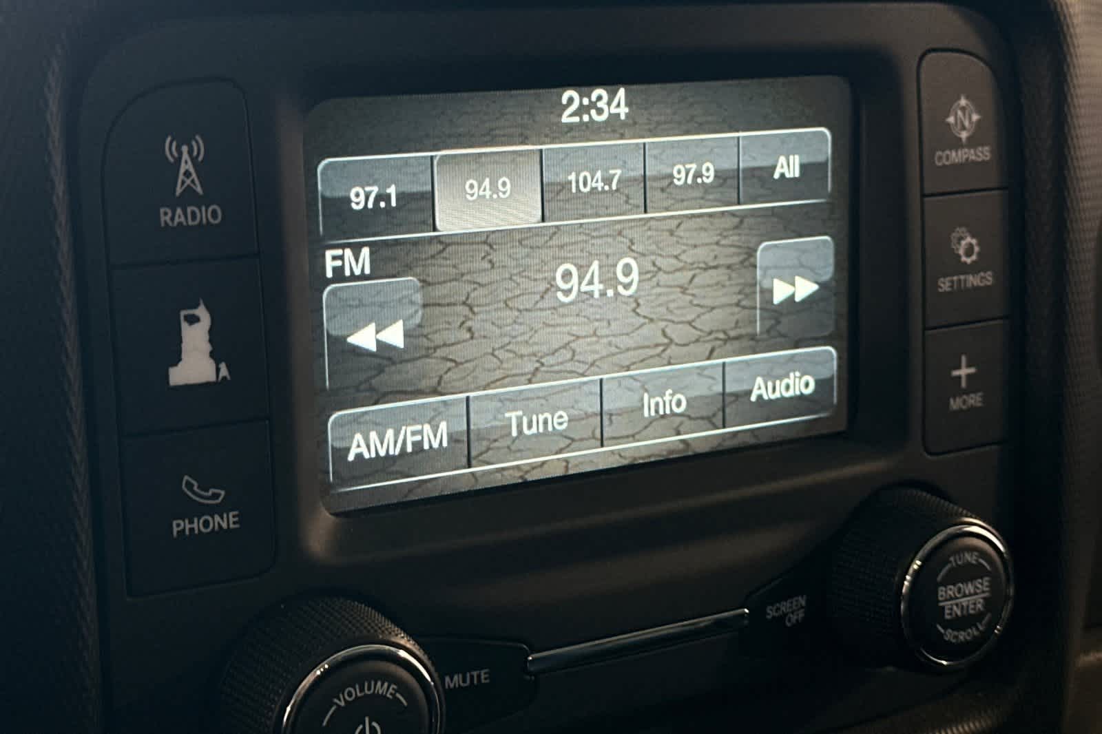 Thumbnail: 2019 Jeep Wrangler - 21