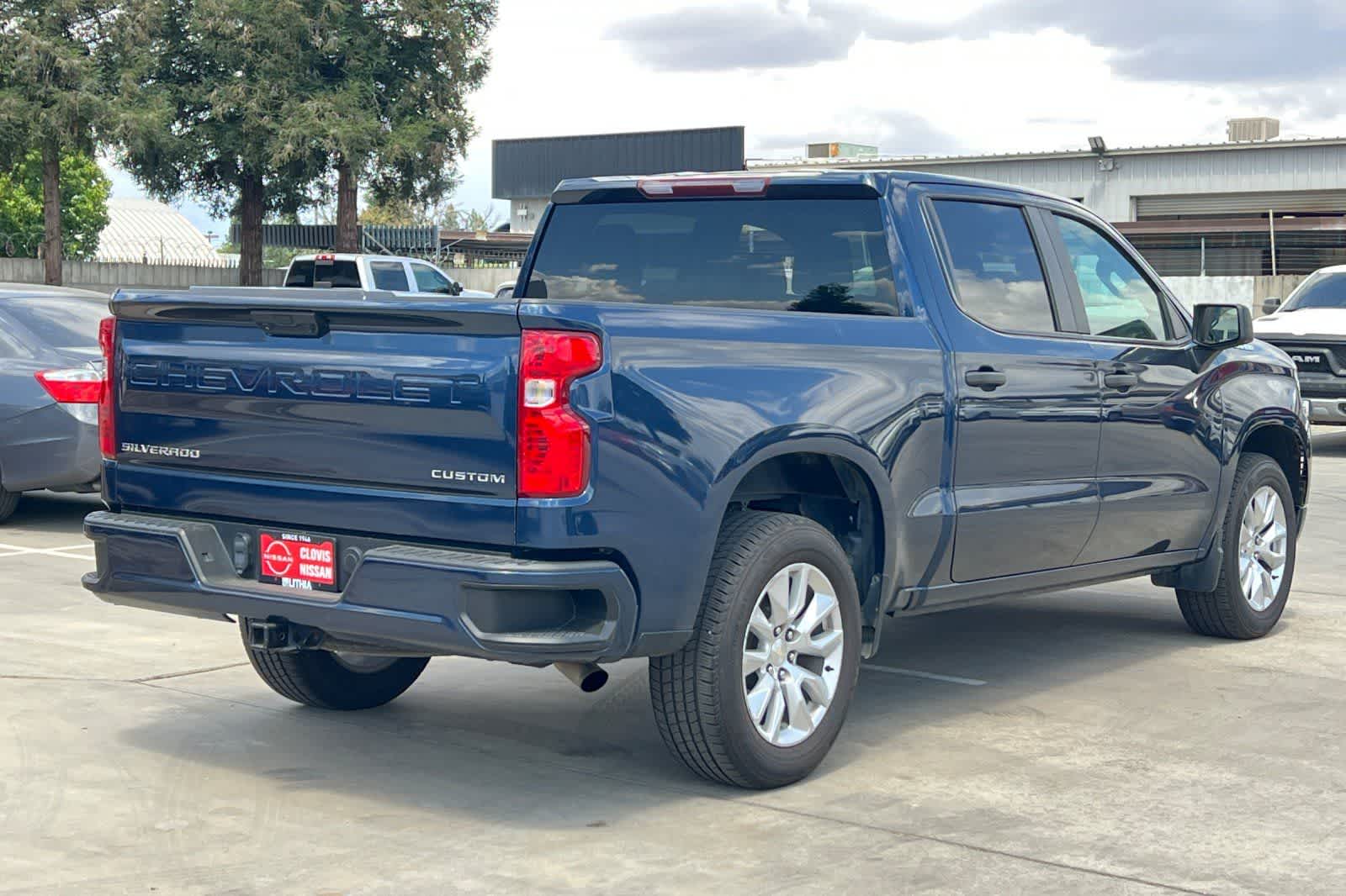 Thumbnail: 2022 Chevrolet Silverado 1500 - 3
