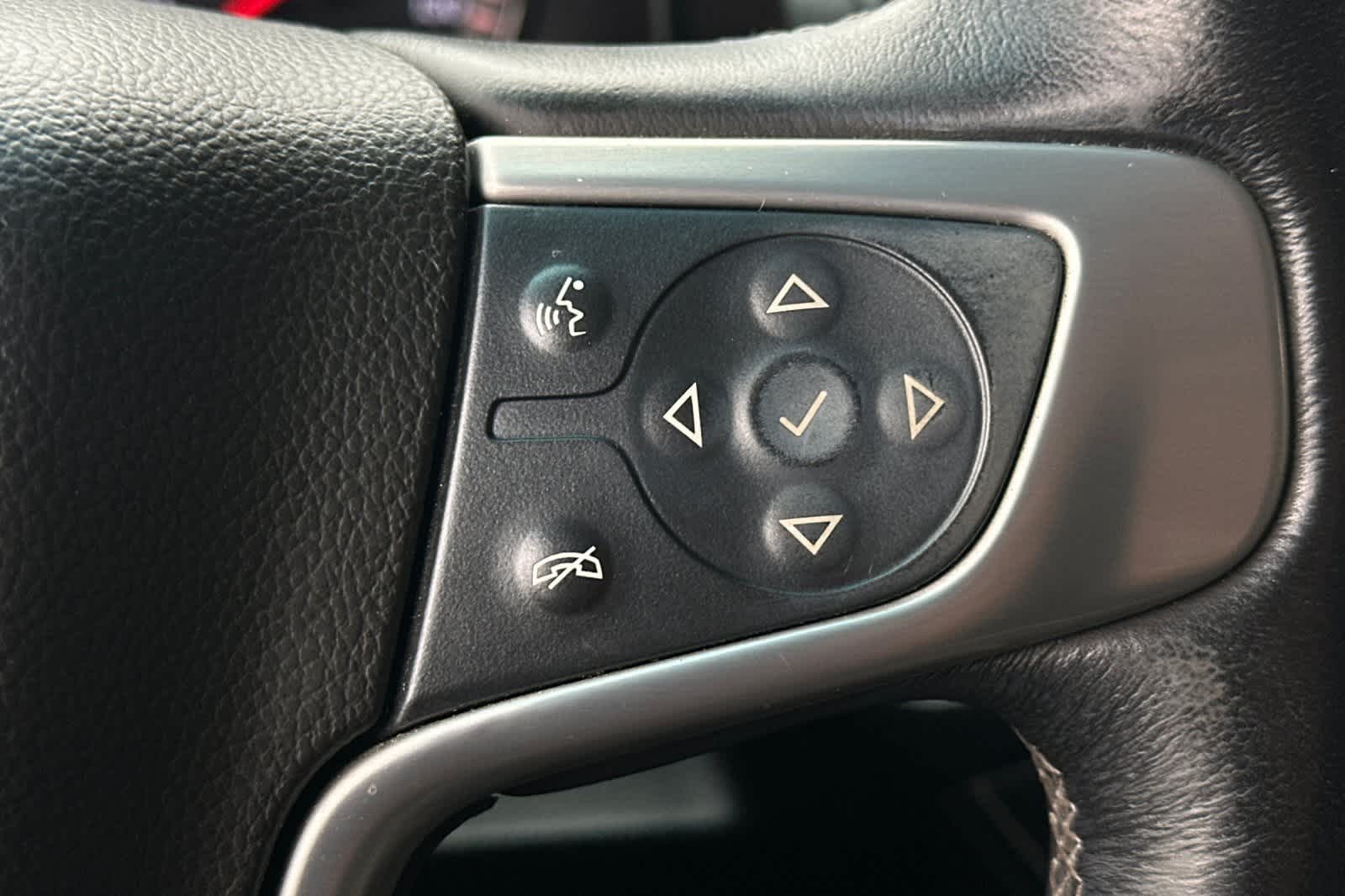 Thumbnail: 2015 GMC Yukon - 33